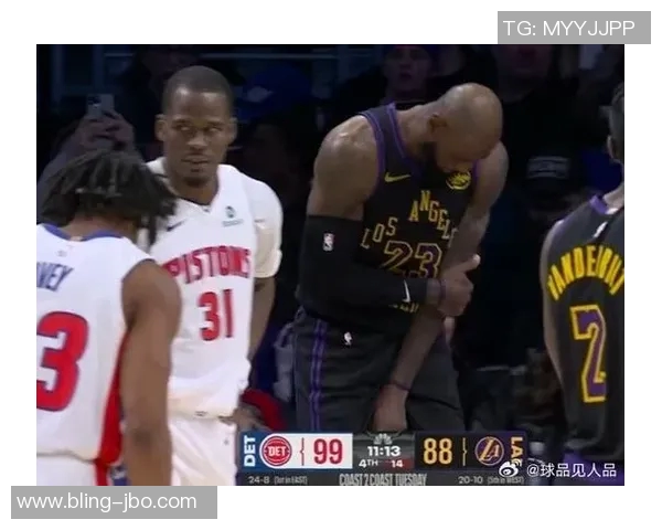 詹姆斯快攻遭遇米勒防守冲突裁判判罚引发黄蜂教练挑战未果