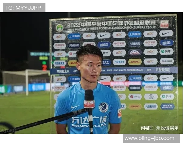 前大连人球员质疑上海人执教失控高层决策引发争议