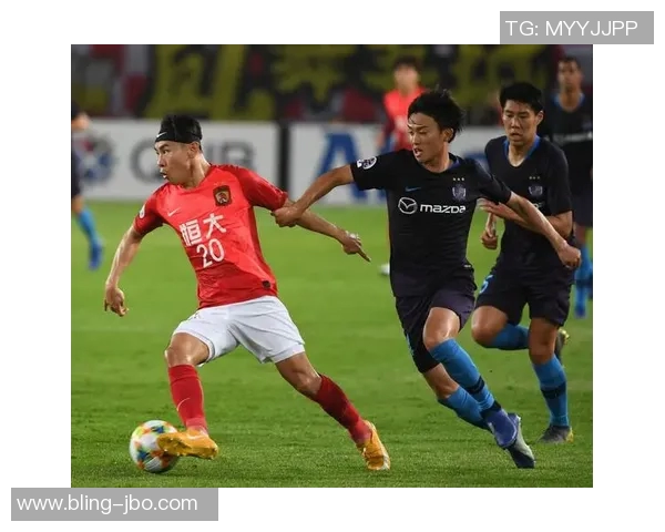 广岛三箭在J联赛杯决赛中以3-1战胜柏太阳神夺得队史第二冠吸引62466人观战